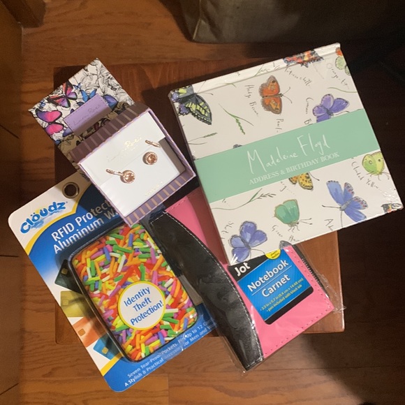 š¦š·MOTHERāS DAY BUNDLEš¦š·š - Picture 2 of 11